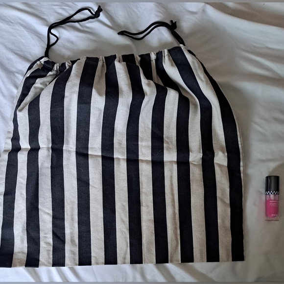 L.A.M.B. duster bag AUTOGRAPHED by Gwen Stefani 20.5x18 RARE - Picture 6 of 6